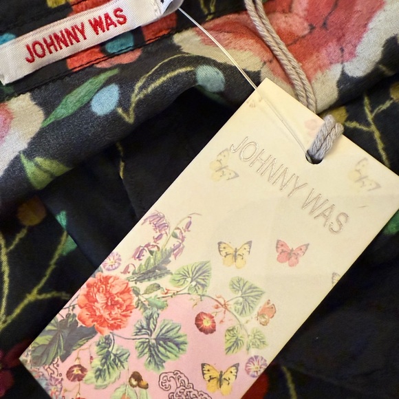 Johnny Was 100%silk "Emby" black floral top - Picture 8 of 9